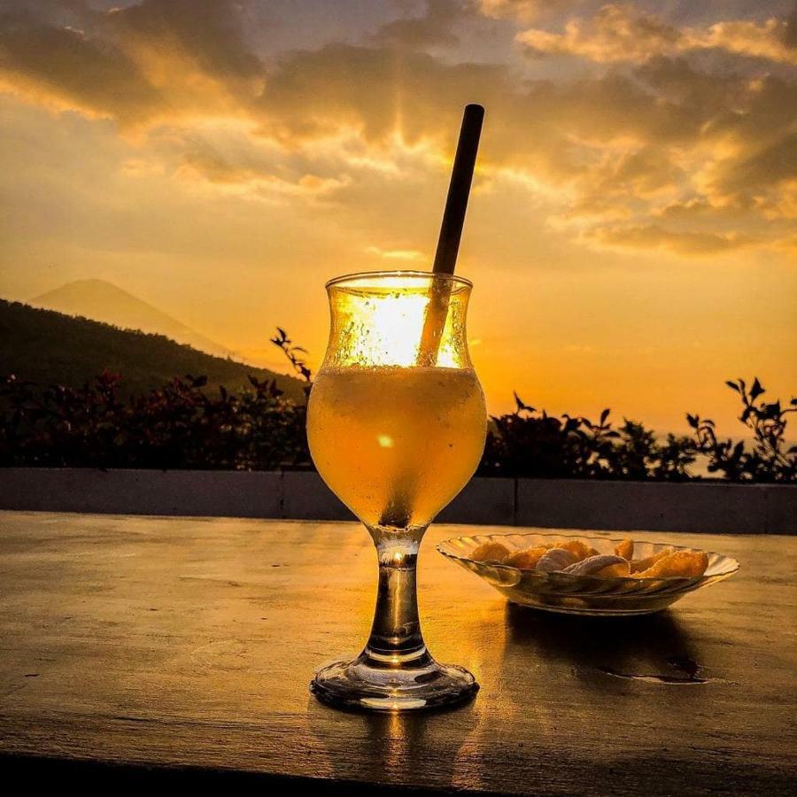 Waenis Sunset View Hotel And Restaurant, Amed, Bali Eksteriør bilde